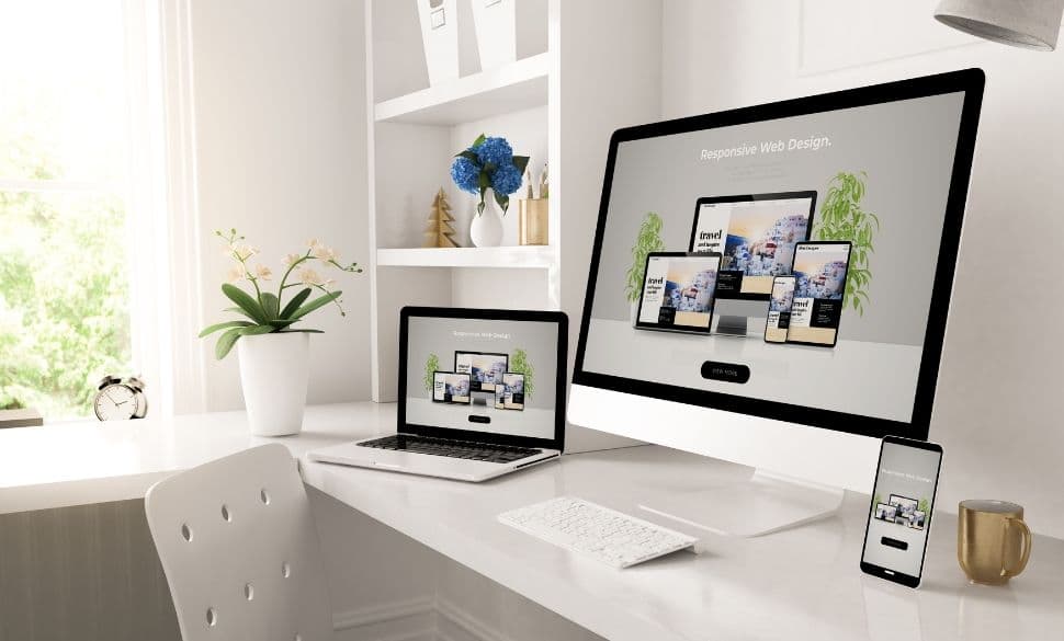 Sitio web moderno diseñado por Viralify en varios dispositivos